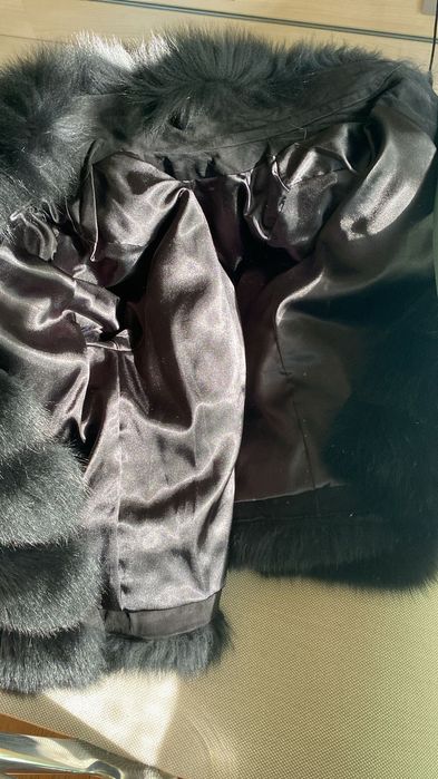 Късо палто от естествена кожа с косъм от бобър