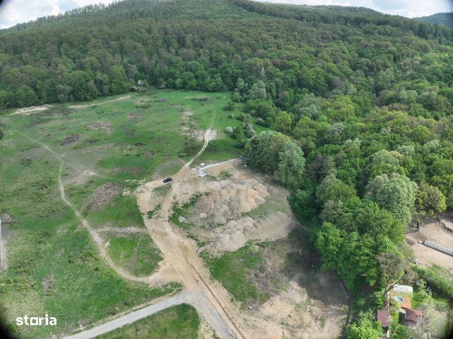 Teren intravilan pentru 4 imobile a cate 6 unitati, zona Episcopiei