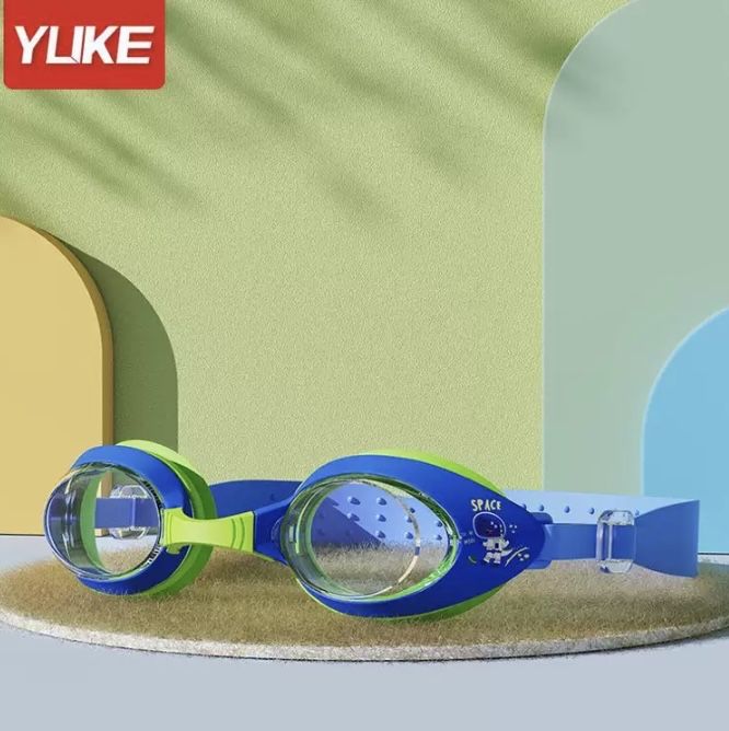 Очки и шапочка для плавания