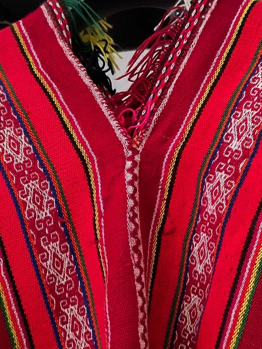 Poncho traditional peruvian, lana alpaca