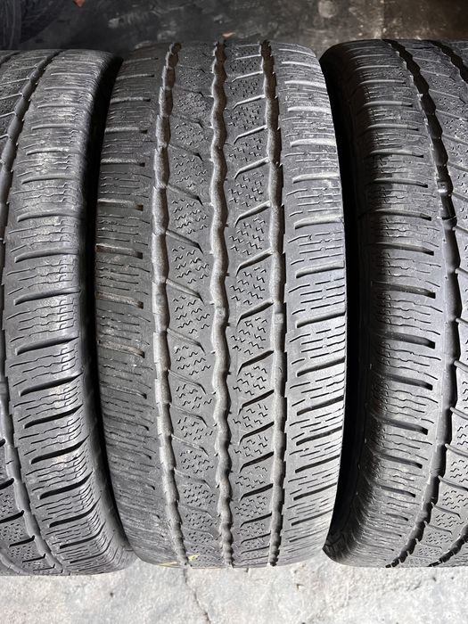 4 anvelope iarna 235/65/16 C , Continental !