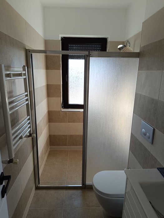 Usa culisanta baie, 137 x 180 , profil aluminiu