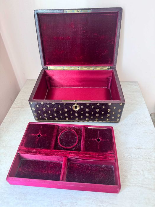 Страхотна Френска Викторианска кутия за бижита