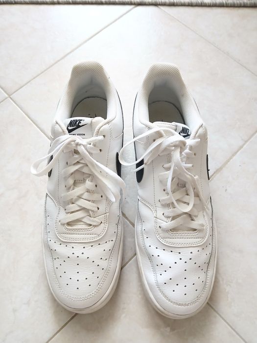 Обувки Nike COURT