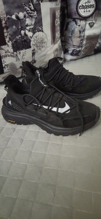 Продам мужские кроссовки