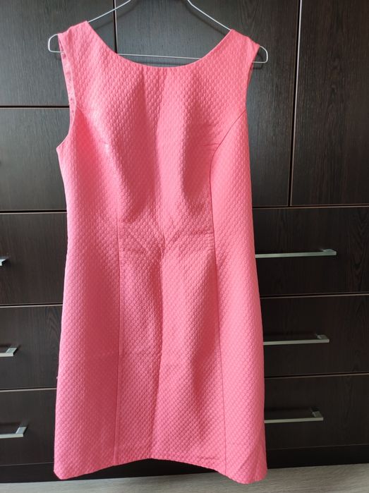 Рокля, цвят розово, цвят сьомга, без ръкави