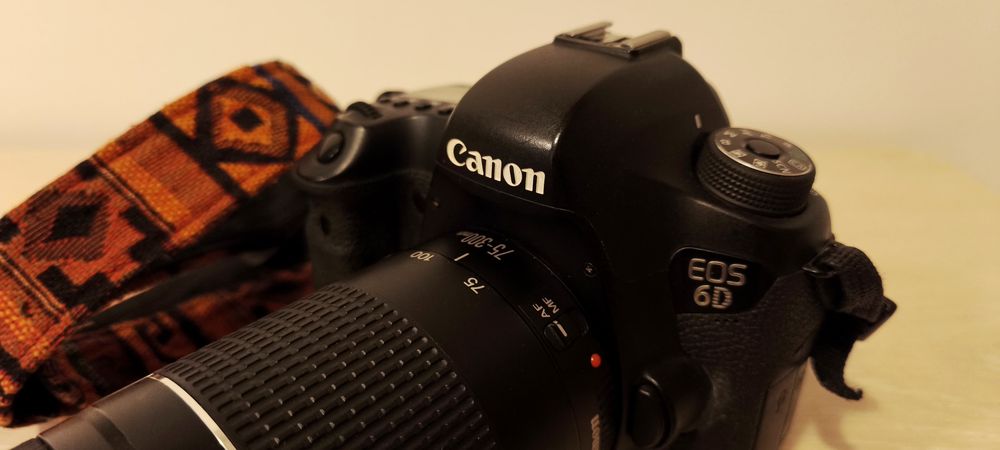 Canon EOS 6D + obiectiv Canon 75-300mm – stare foarte bună