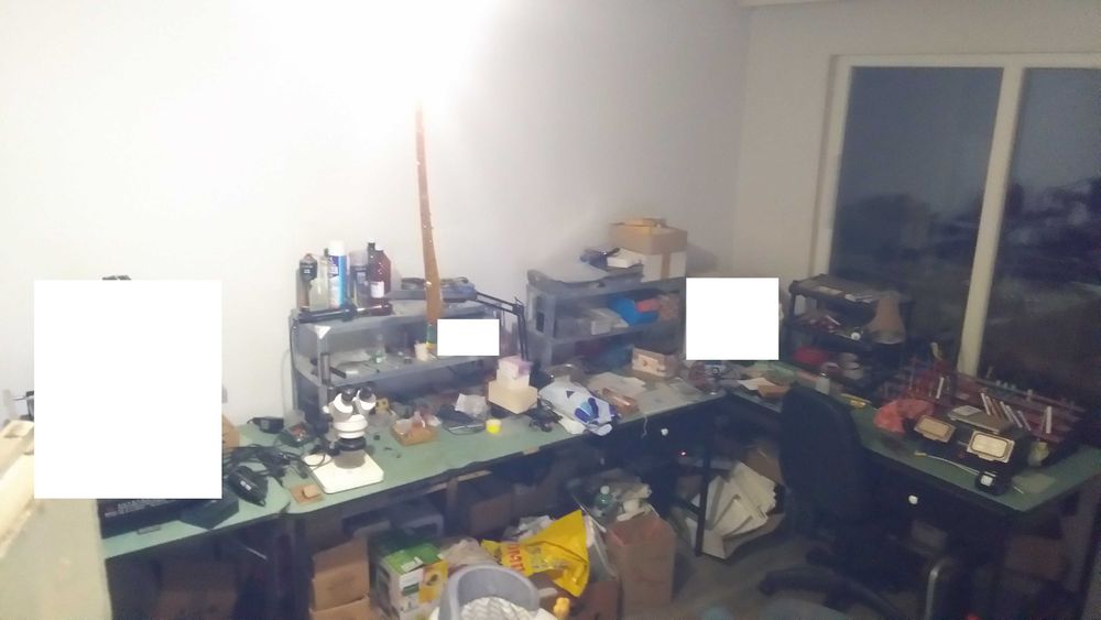 Продавам сервиз за телефони, онлайн магазин оборудване и складова база