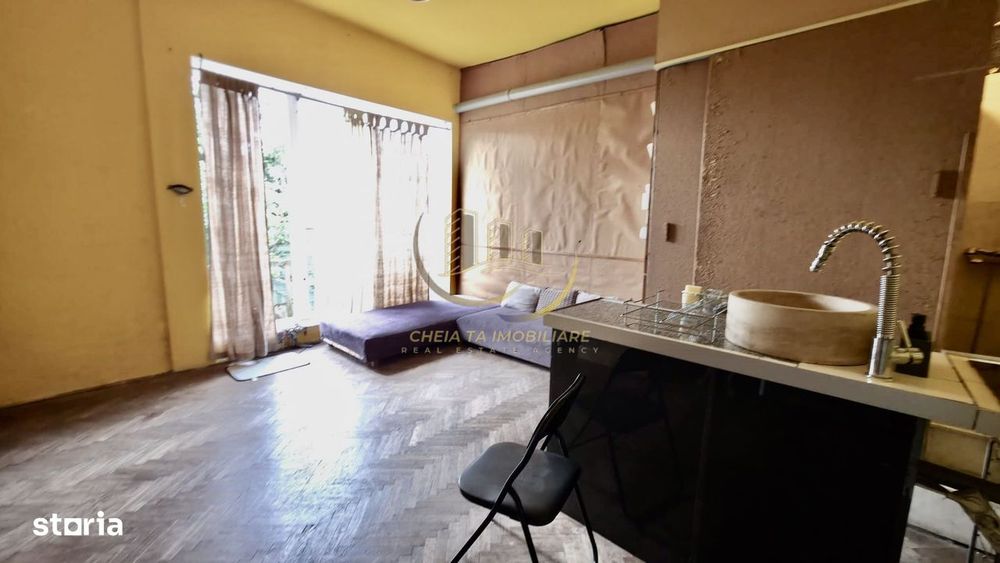Garsoniera la casa