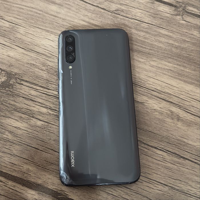 Xiaomi Mi A3 4/64gb Flagman Amoled