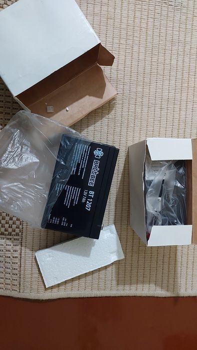 Аккумулятор 12 - вольт  7 - ампер