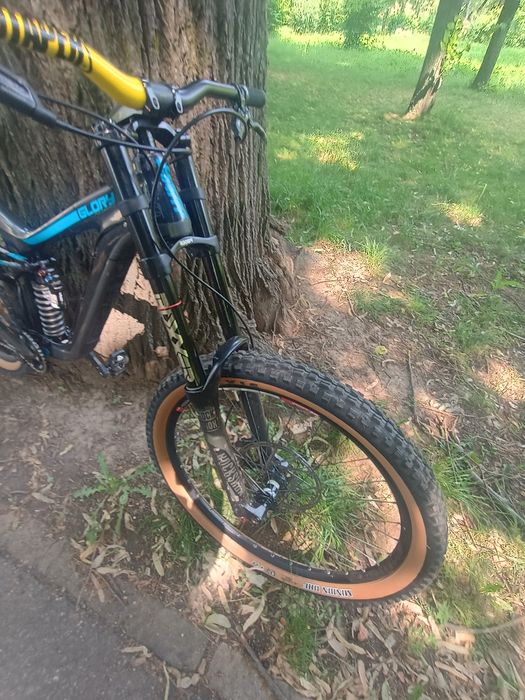 Bicicletă  Giant glory downhill