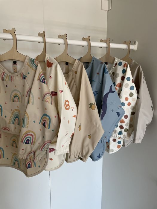 Лигавник с ръкави и джобче