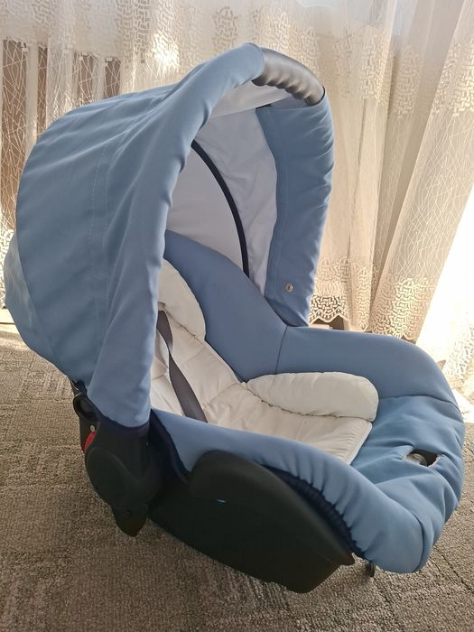 Vând căruț copil 3 în 1