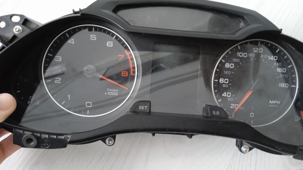 Продается щиток прибор для Ауди А4 В8 с 2007 года.