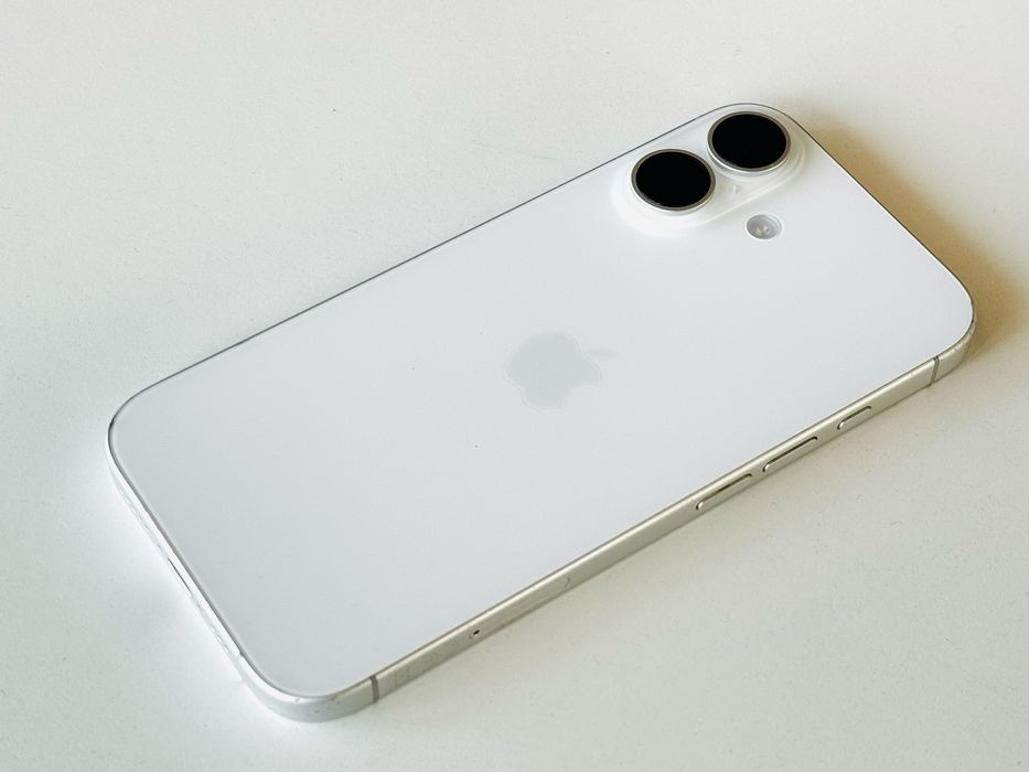 Iphone 16 128GB White Отличен! Гаранция 6 месеца