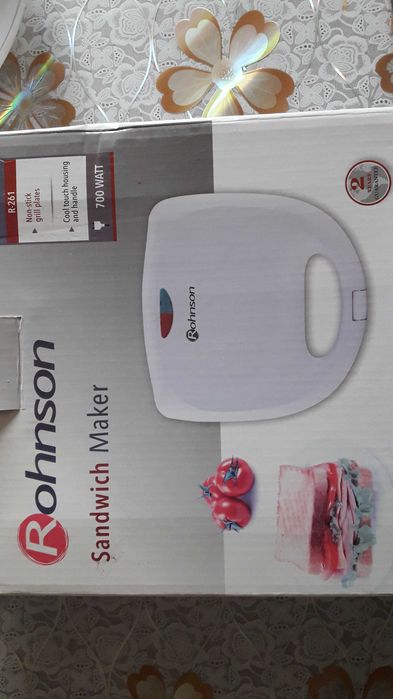 Sandwich maker Rohnson R261, 700W, Placi antiaderente, Alb