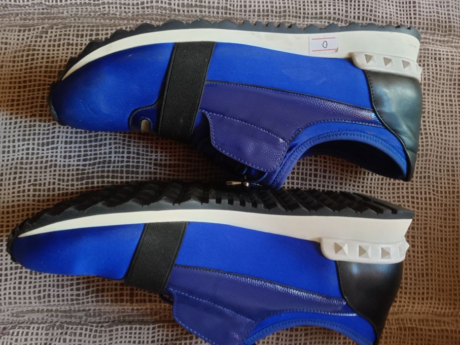 Новая обувь разных размеров