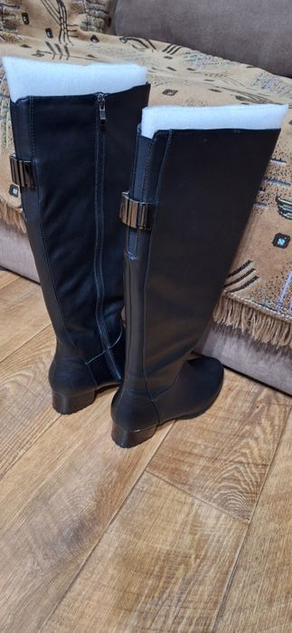 Продам новые жен.ботинки  и сапогир.40-41