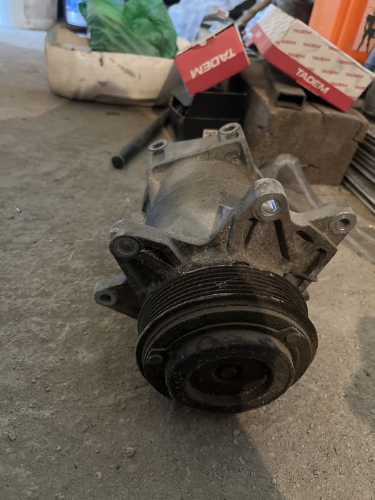 компрессор кондицонера Nissan Teana J31
