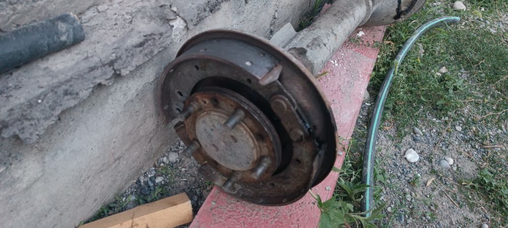 УАЗ орқа мости сотилади рабочий  ўзимни машинам ким оладиган бўлса тез