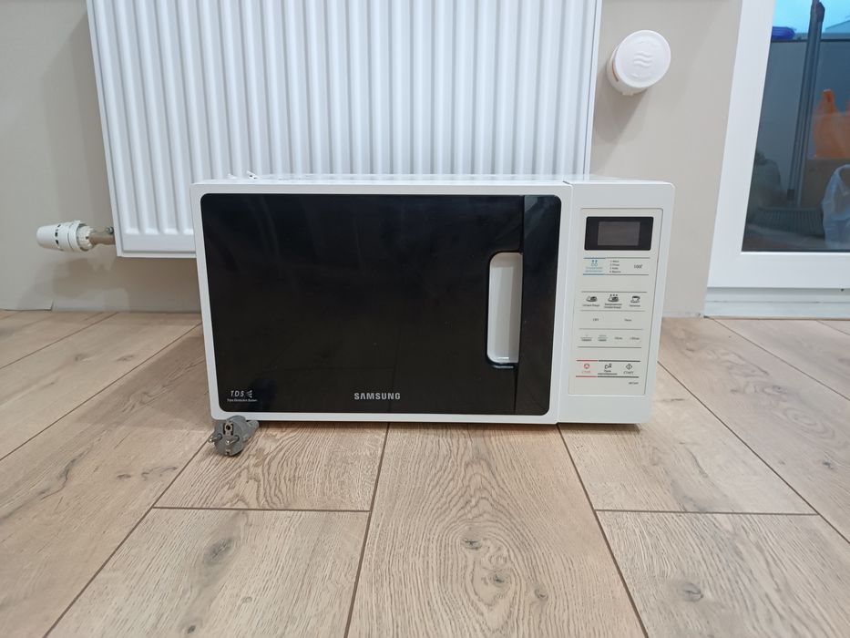 Продам микроволновку б/у в хорошем состоянии