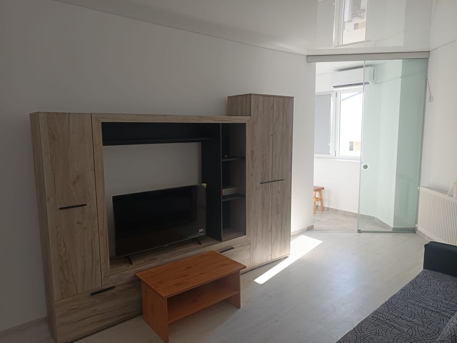 Garsoniera de închiriat, Tineretului nr 35bis