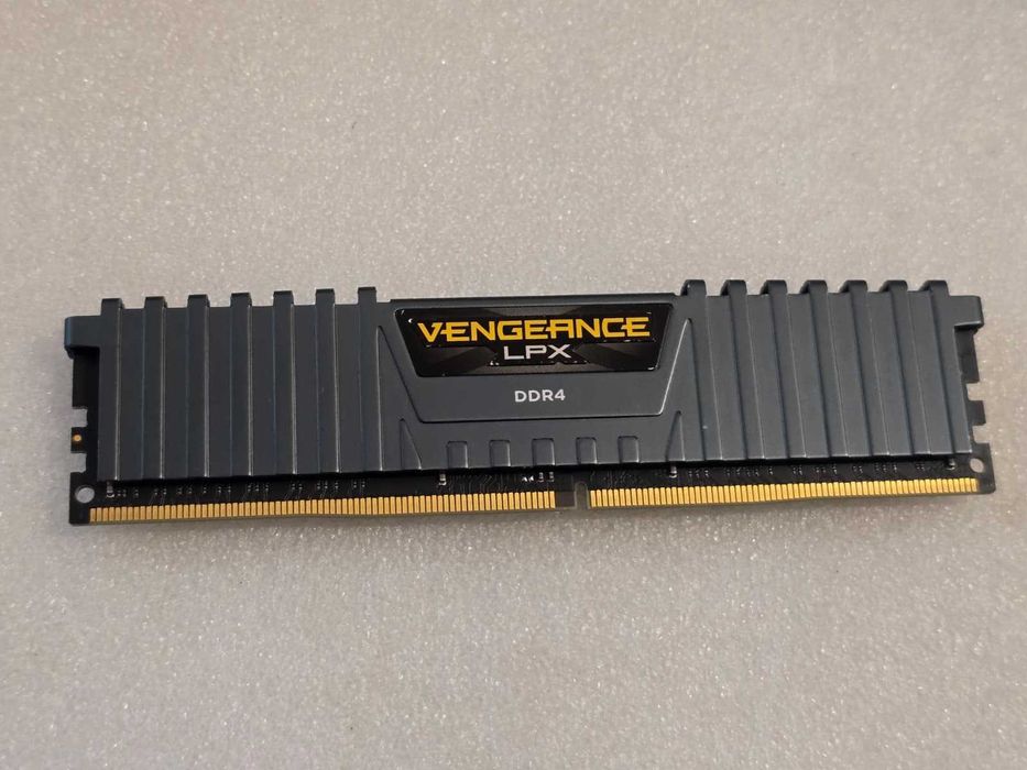 corsair lpx 32gb second hand si noi de vanzare • Anunturi • OLX.ro
