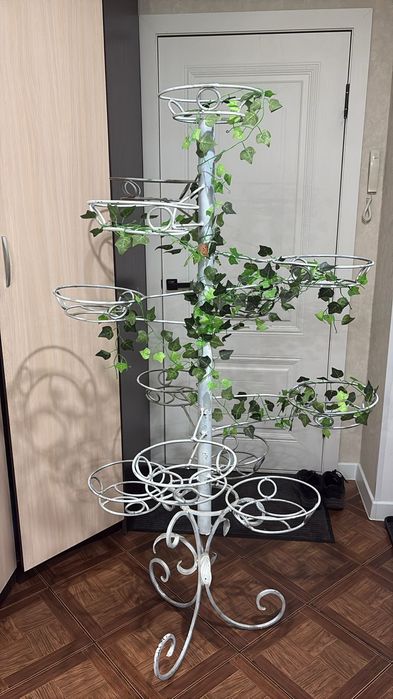 Продам стойку для цветов