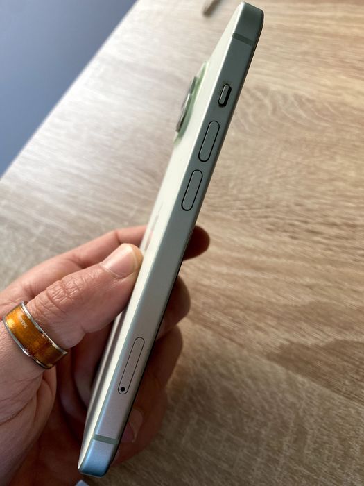 iPhone 15 Verde - Stare Impecabila 87% Baterie