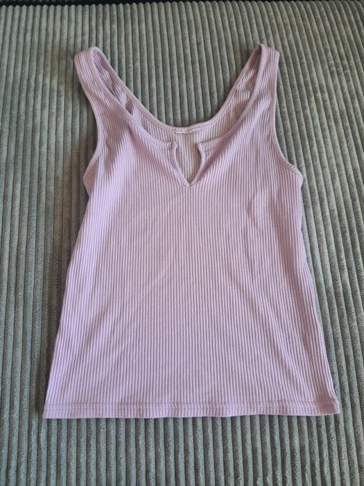 Потници на Zara и River Island