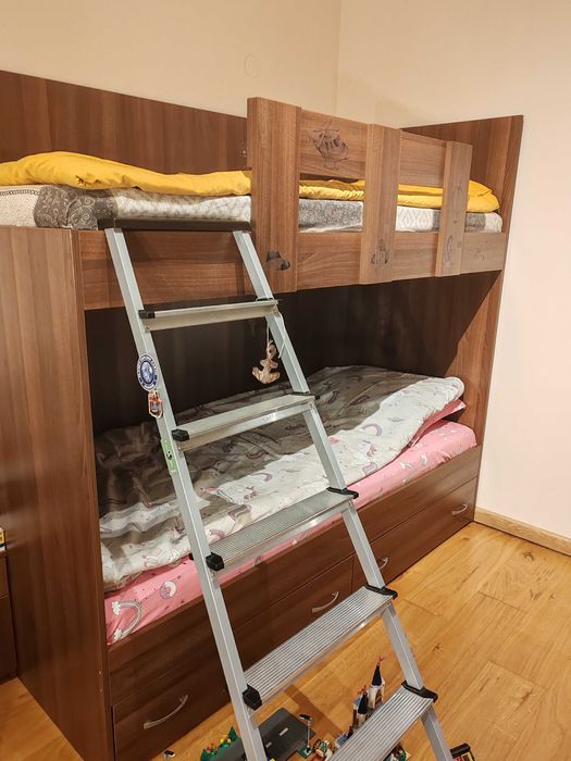 Двуетажно легло в София