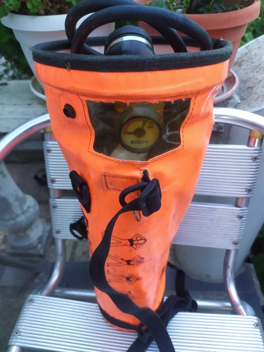 Респиратор , комплекта за евакуация  ,оцеляване със сгъстен въздух .