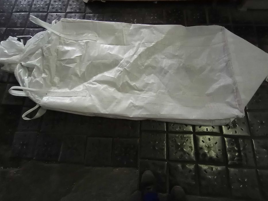 Продавам(БИГ БЕГ) чували Вместимост 1000 кг