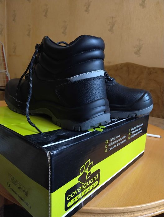 Нови работни обувки