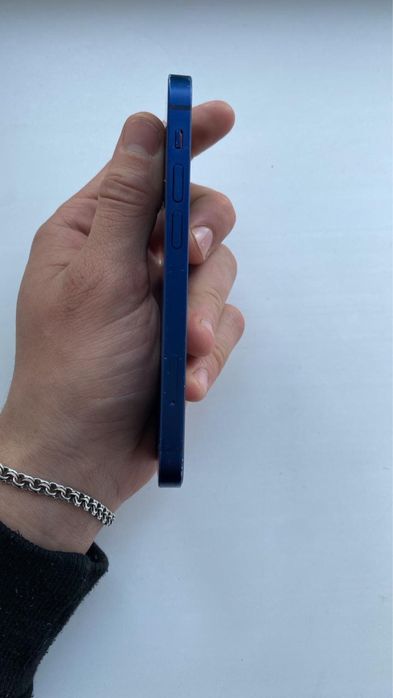 Срочно обмениваю айфон 12 мини