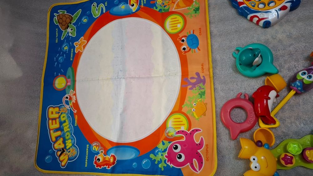 Акваковрик для рисования, игрушки для купания и игра "рыбалка"