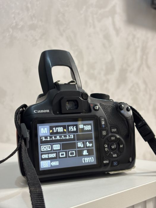 Фотоаппарат Canon EOS 1200D