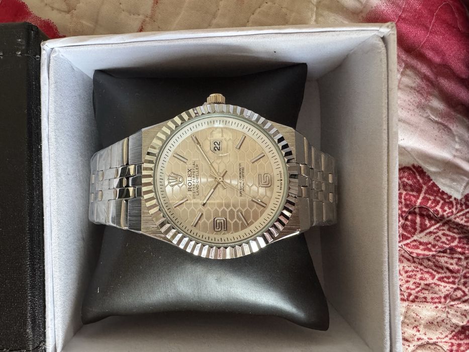 Часы rolex с коробкой