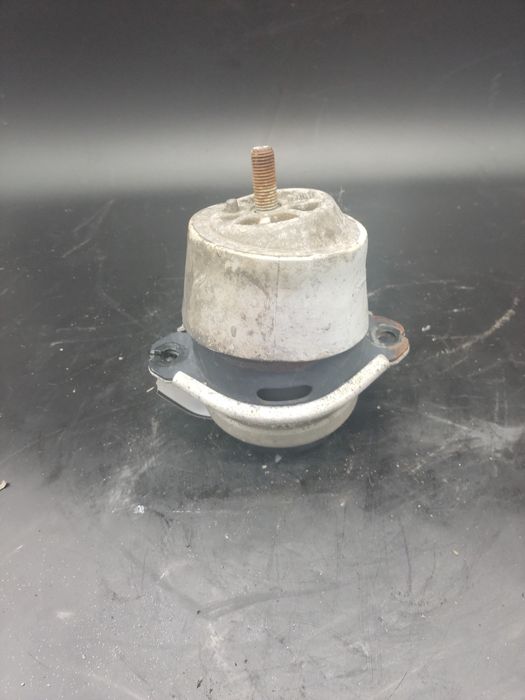 Suport / tampon motor Porsche Cayenne 2014 MCR 7L5199131A