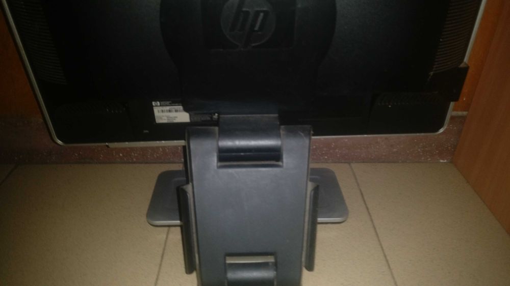 Монитор  HP w2207h