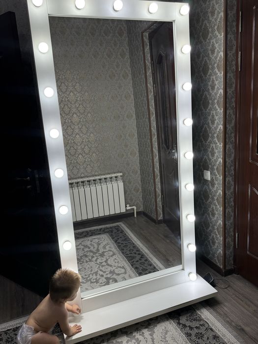 Продам Зеркало LED почти новое