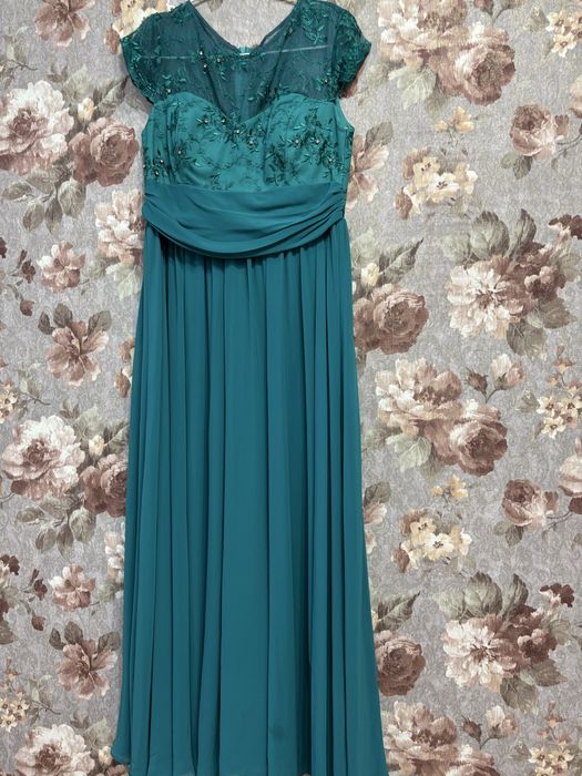 Продам  платье женское