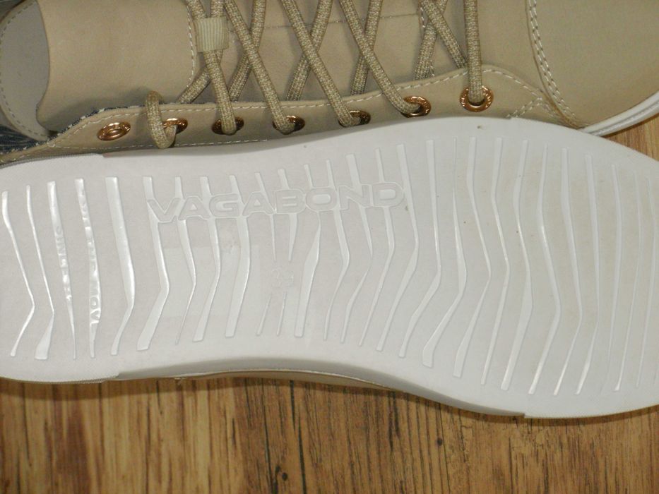 VAGABOND нови оригинални юношески естествена кожа 39