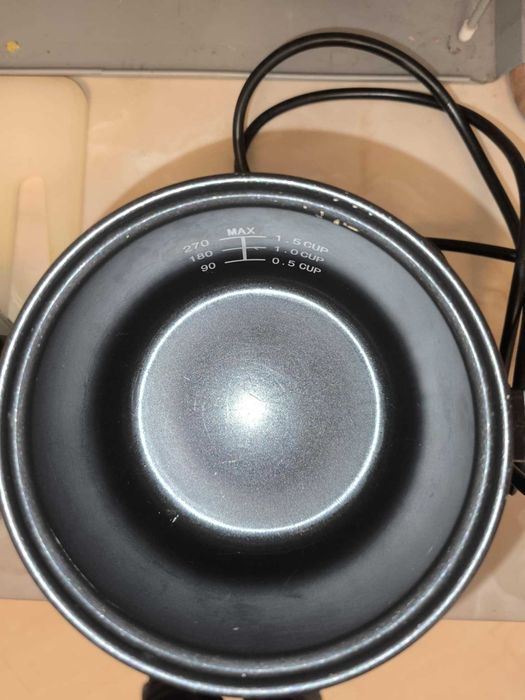 Продавам мини оризоварка VONSHEF- 0.3 л