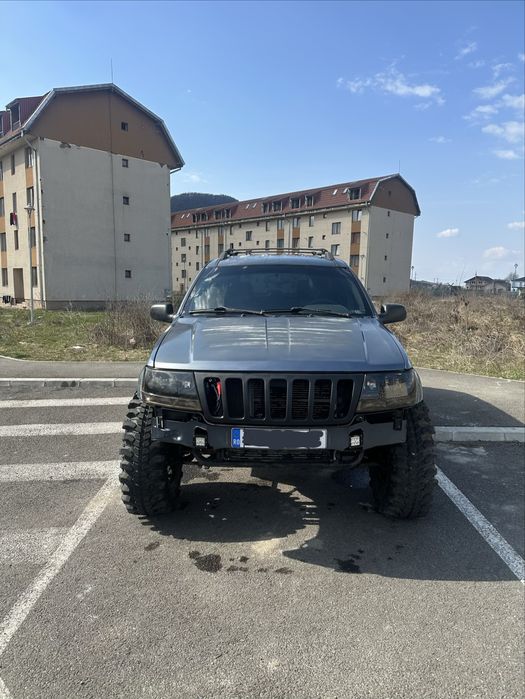 Vand/schimb Jeep Grand Cherokee 4.7 Benzina autoutilitara