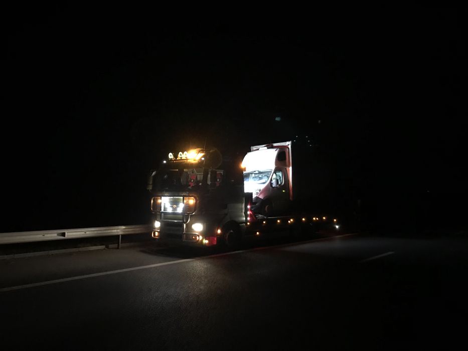 Tractari auto a3 dube autoutilitare camioane tir transport utilaje