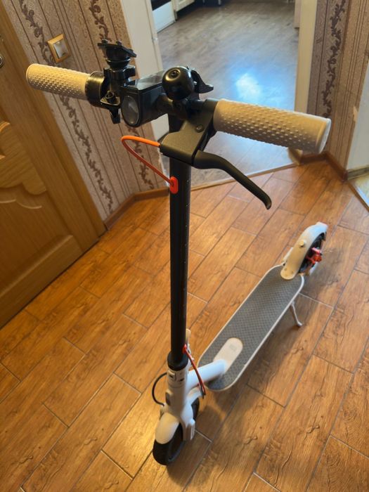 Электросамокат Xiaomi Mi Electric Scooter Pro