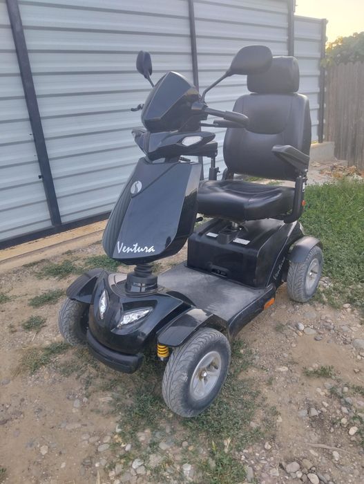 Scuter Electric  4 roți.  Baterii noi . Persoane vârstnice