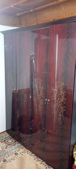 Спальня с гарнитурами